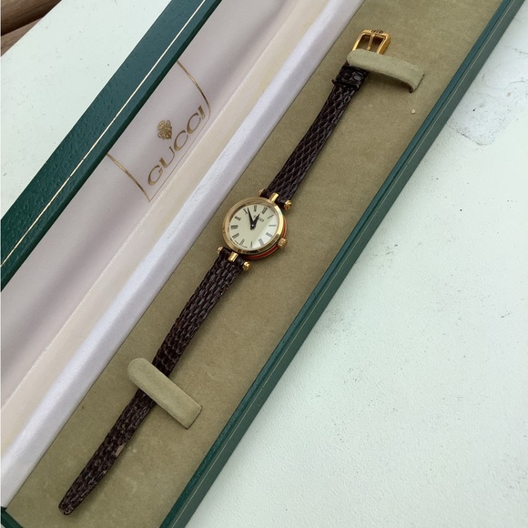 Ladies authentic Gucci watch💚❤️💛 - Picture 3 of 13